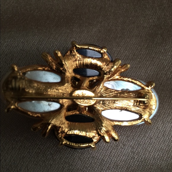 Joan Rivers Brooch - Picture 3 of 3